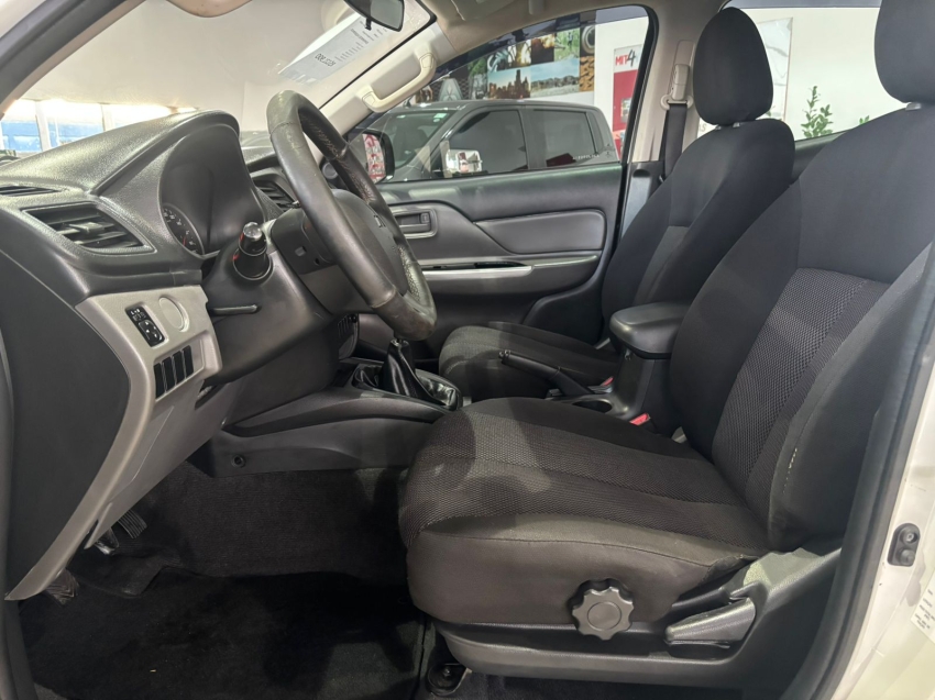 mitsubishi l200 triton 2.4 16v turbo diesel sport gls cd 4p 4x4 manual 2018