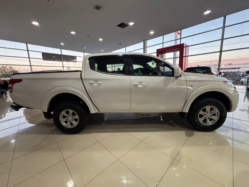 mitsubishi l200 triton 2.4 16v turbo diesel sport gls cd 4p 4x4 manual 2018