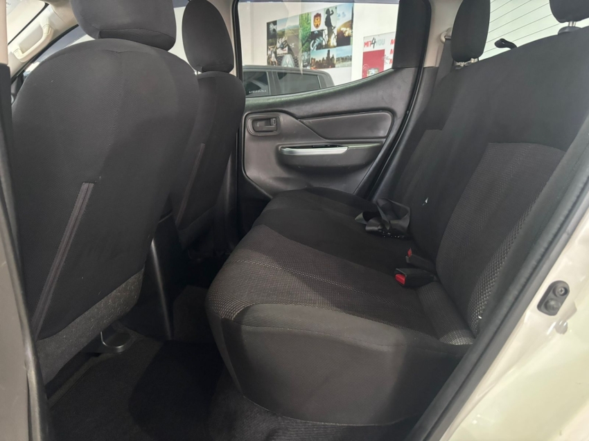 mitsubishi l200 triton 2.4 16v turbo diesel sport gls cd 4p 4x4 manual 2018