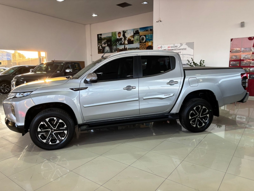 mitsubishi l200 triton 2.4 turbo diesel 4x4 at sport hpe-s 4p automatico 2024