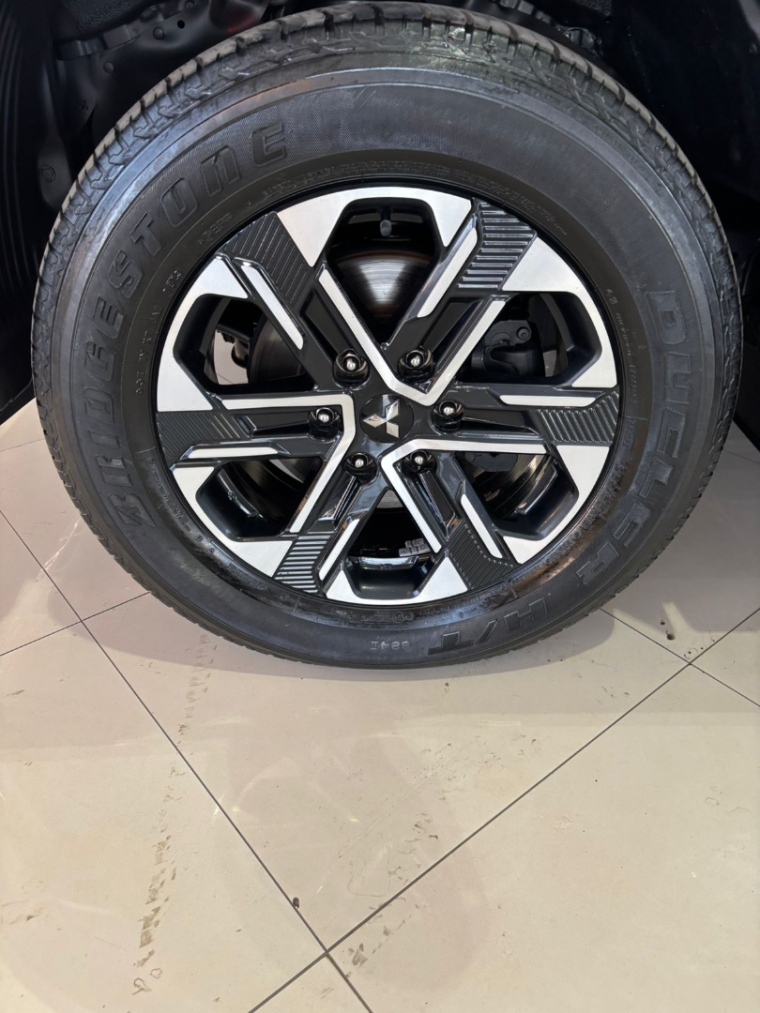mitsubishi l200 triton 2.4 turbo diesel 4x4 at sport hpe-s 4p automatico 2024