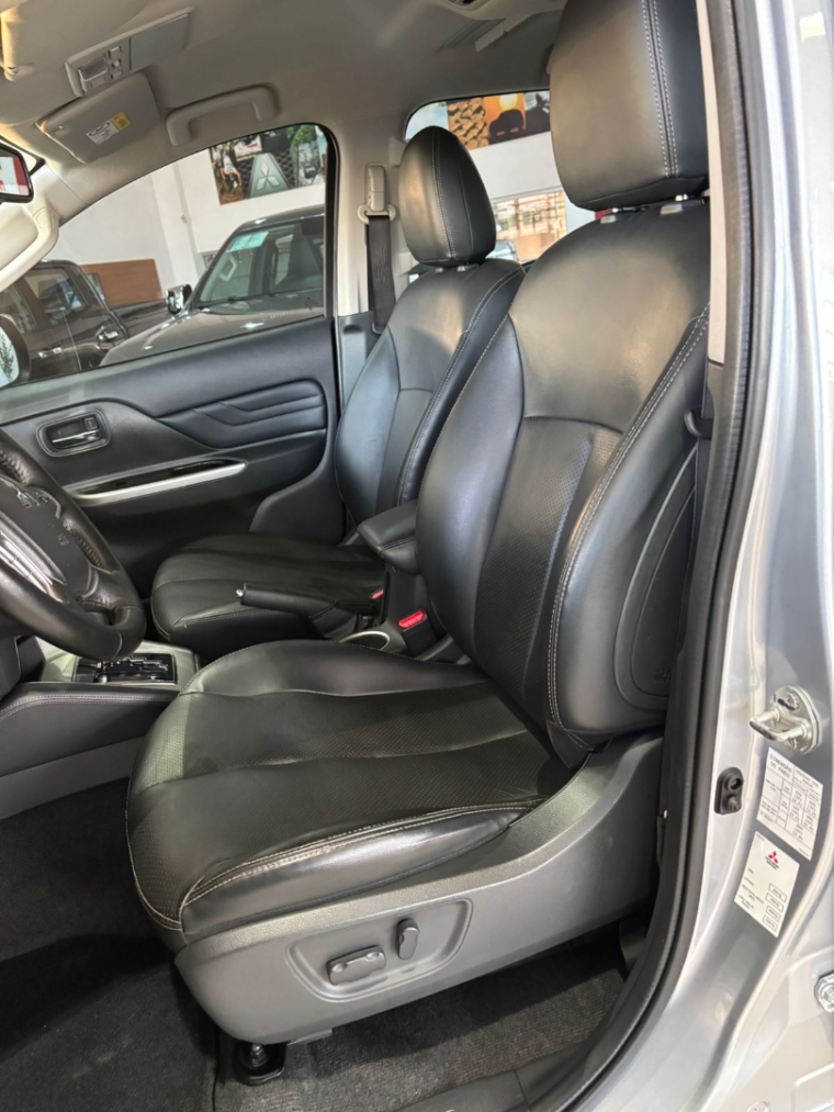 mitsubishi l200 triton 2.4 turbo diesel 4x4 at sport hpe-s 4p automatico 2024