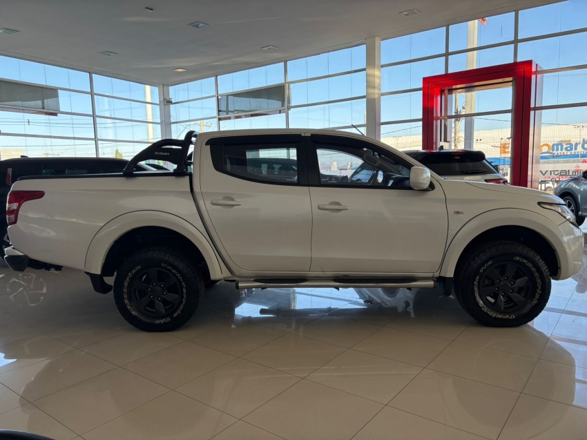 mitsubishi l200 triton 2.4 16v turbo diesel sport gls cd 4p 4x4 automatico 2018