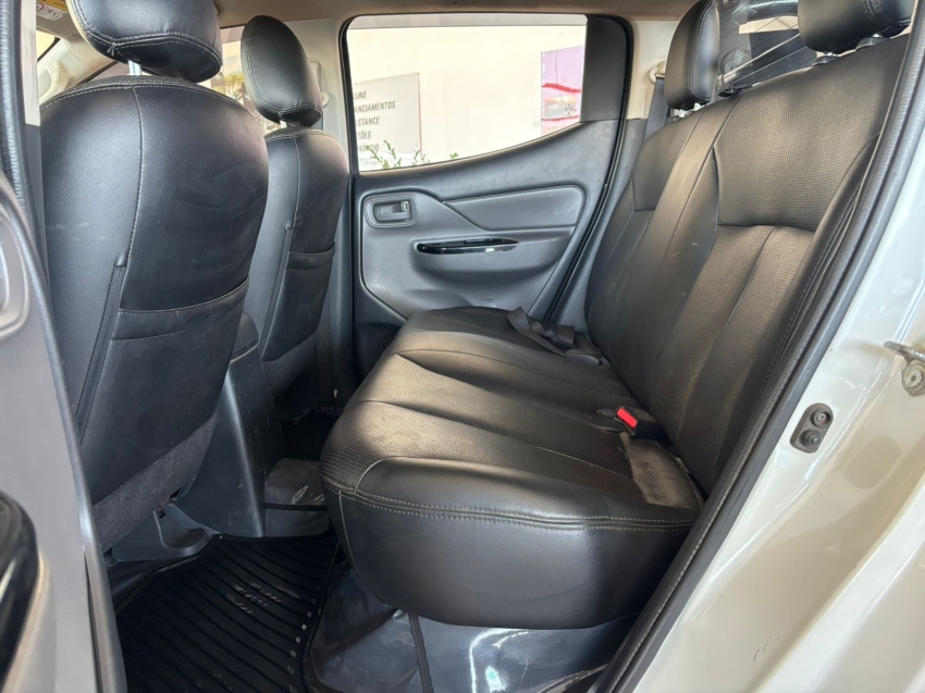 mitsubishi l200 triton 2.4 16v turbo diesel sport gls cd 4p 4x4 automatico 2018