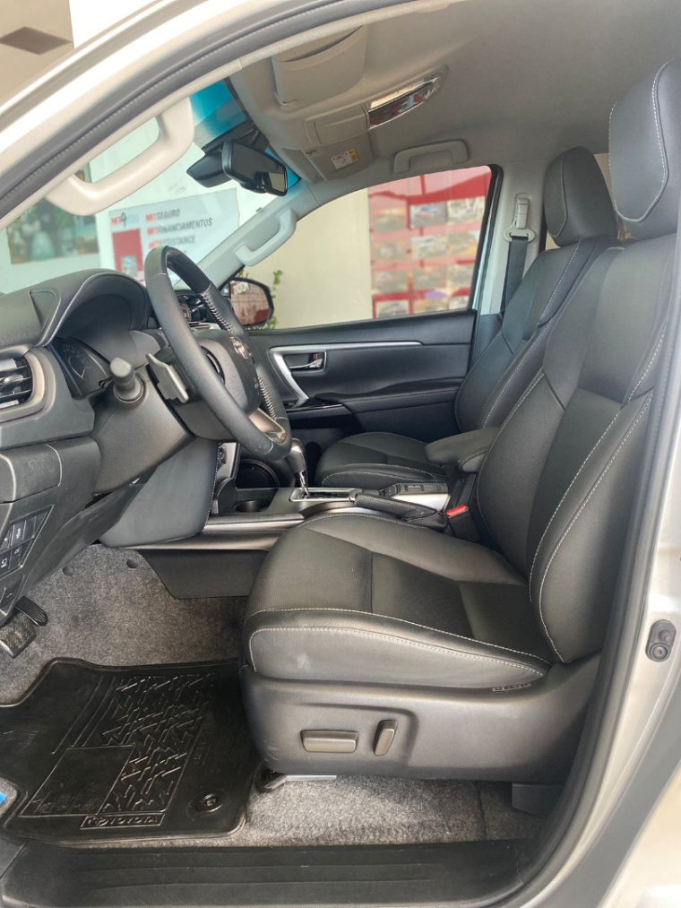 toyota hilux sw4 2.8 d-4d turbo diesel srx platinum 7l 4x4 automatico 4p 2024