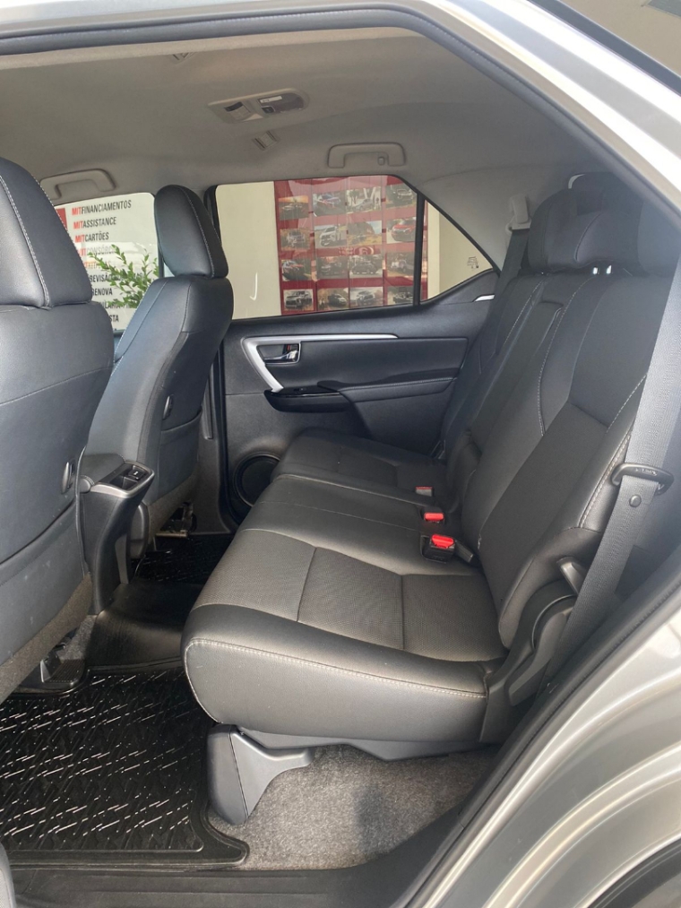 toyota hilux sw4 2.8 d-4d turbo diesel srx platinum 7l 4x4 automatico 4p 2024