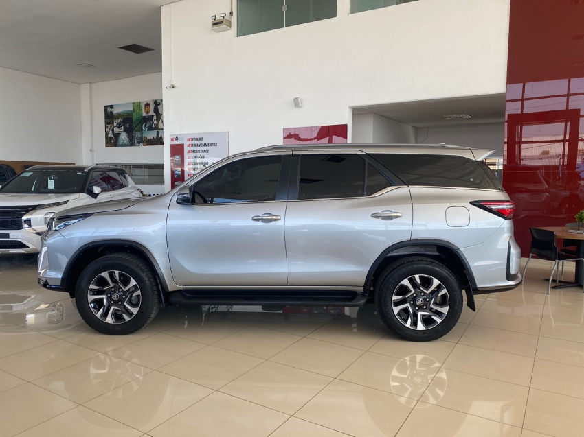 toyota hilux sw4 2.8 d-4d turbo diesel srx platinum 7l 4x4 automatico 4p 2024
