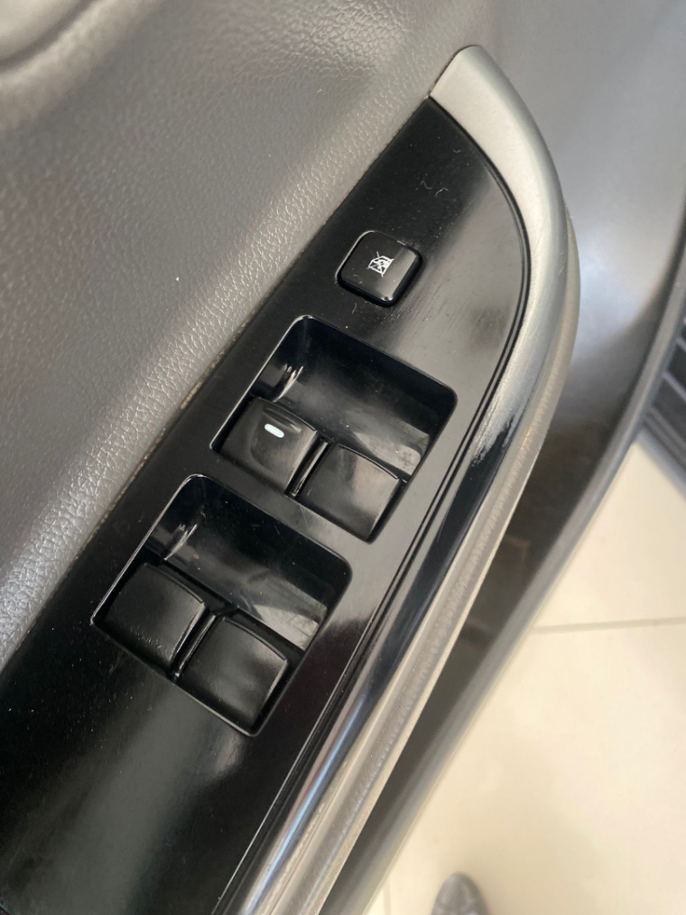 mitsubishi l200 triton 2.4 16v turbo diesel sport hpe-s cd 4p 4x4 automatico 2019