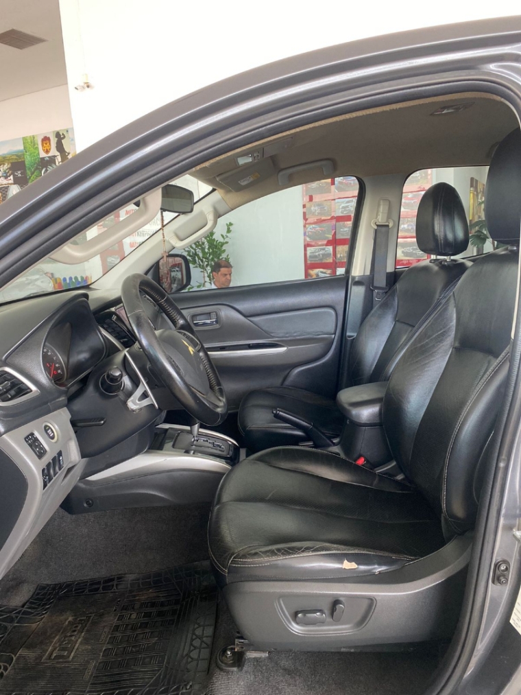 mitsubishi l200 triton 2.4 16v turbo diesel sport hpe-s cd 4p 4x4 automatico 2019