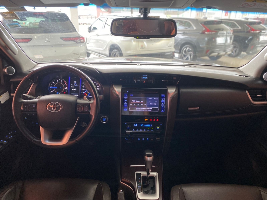 toyota hilux sw4 2.8 srx 4x4 16v turbo intercooler diesel 4p automatico 20178