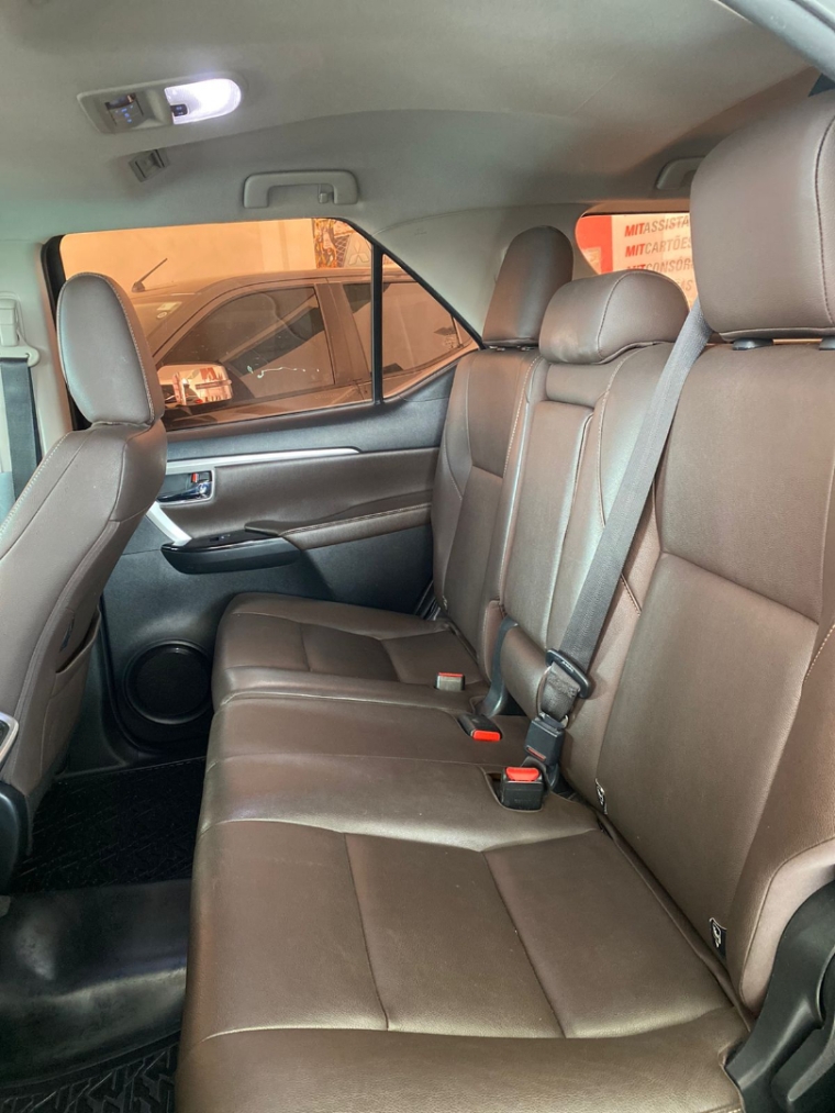 toyota hilux sw4 2.8 srx 4x4 16v turbo intercooler diesel 4p automatico 201714