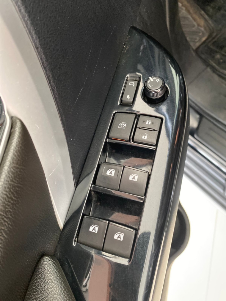 toyota hilux sw4 2.8 srx 4x4 16v turbo intercooler diesel 4p automatico 201711