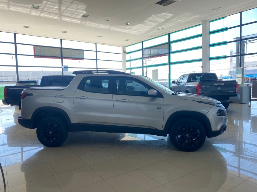 fiat toro 2.0 16v turbo diesel freedom 4wd at9 4p automatico 20195