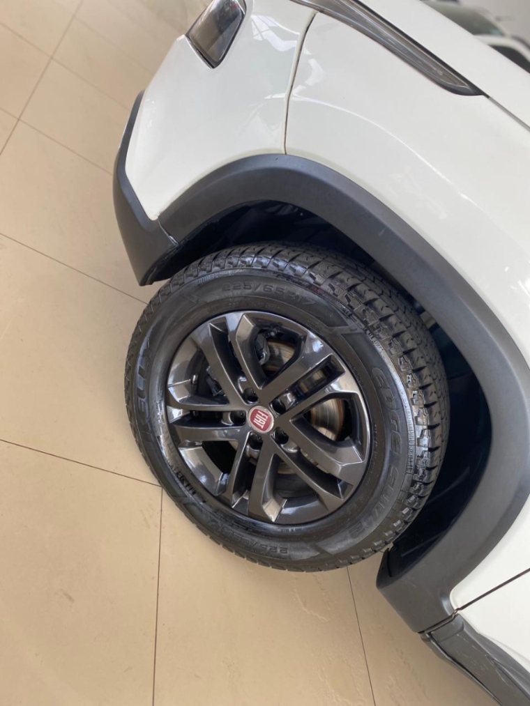 fiat toro 2.0 16v turbo diesel freedom 4wd at9 4p automatico 20196
