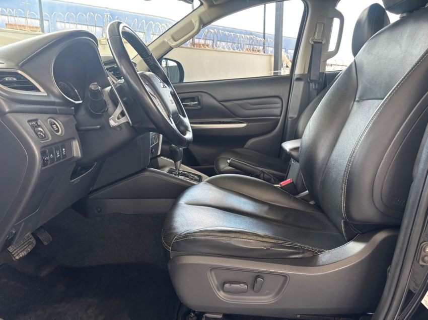 mitsubishi l200 triton 2.4 16v turbo diesel sport hpe-s cd 4p 4x4 automatico 202310