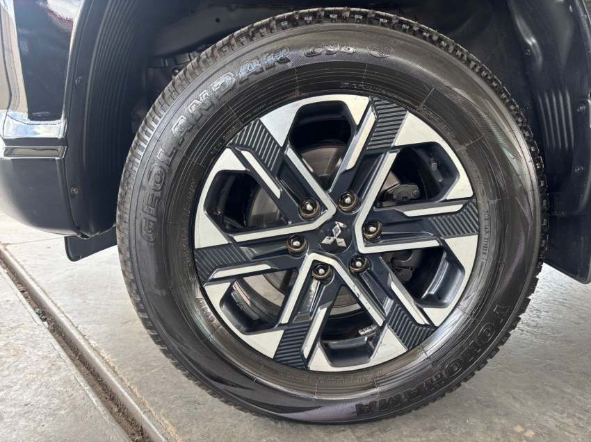 mitsubishi l200 triton 2.4 16v turbo diesel sport hpe-s cd 4p 4x4 automatico 20236