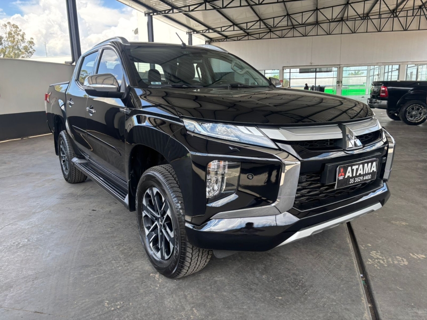 mitsubishi l200 triton 2.4 16v turbo diesel sport hpe-s cd 4p 4x4 automatico 2023