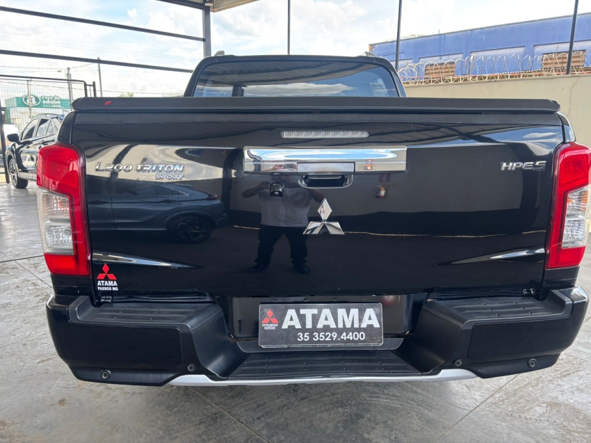 mitsubishi l200 triton 2.4 16v turbo diesel sport hpe-s cd 4p 4x4 automatico 20233