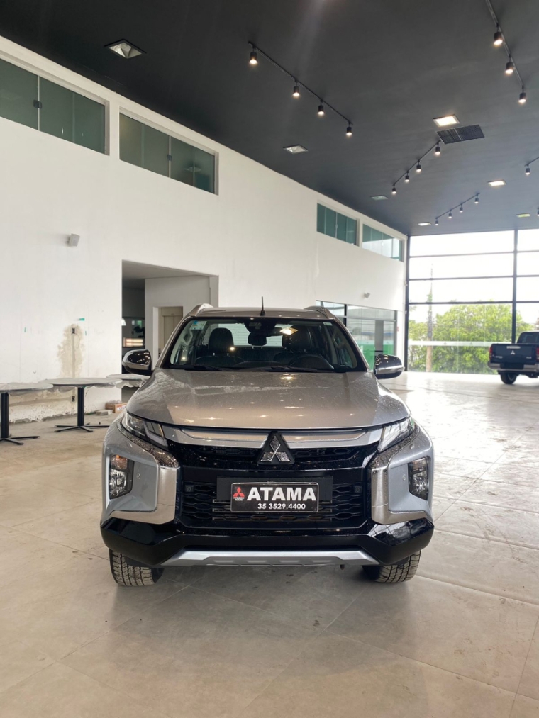 mitsubishi l200 triton 2.4 16v turbo diesel sport hpe-s cd 4p 4x4 automatico 20222