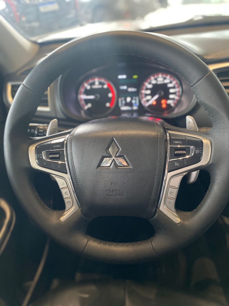 mitsubishi l200 triton 2.4 16v turbo diesel sport hpe-s cd 4p 4x4 automatico 202210