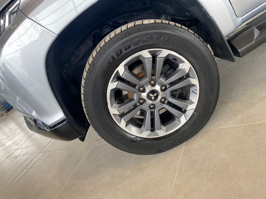 mitsubishi l200 triton 2.4 16v turbo diesel sport hpe-s cd 4p 4x4 automatico 20226