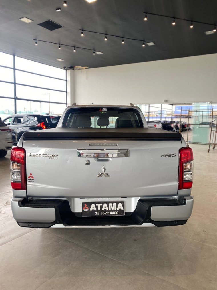 mitsubishi l200 triton 2.4 16v turbo diesel sport hpe-s cd 4p 4x4 automatico 20223