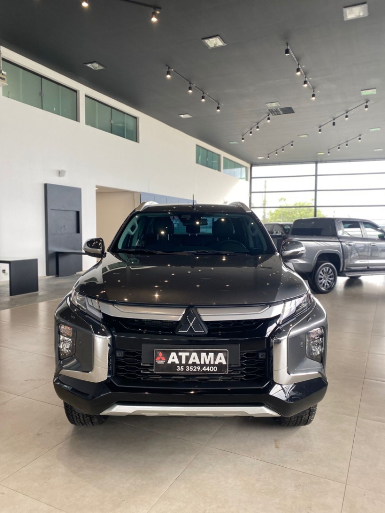 mitsubishi l200 triton 2.4 16v turbo diesel gls cd 4x4 automatico 6.1 5p 20251