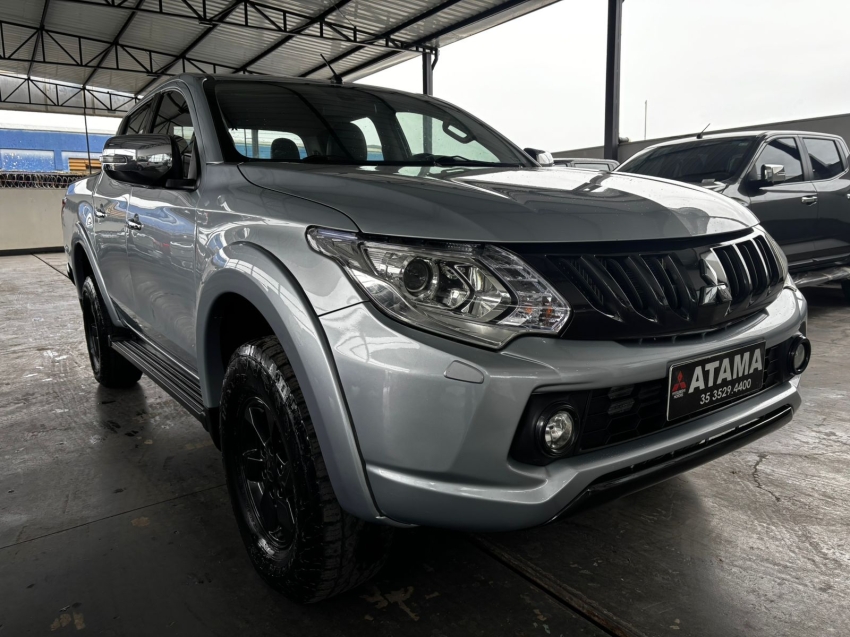 mitsubishi l200 triton 2.4 16v turbo diesel sport hpe top cd 4p 4x4 automatico 5p 2018