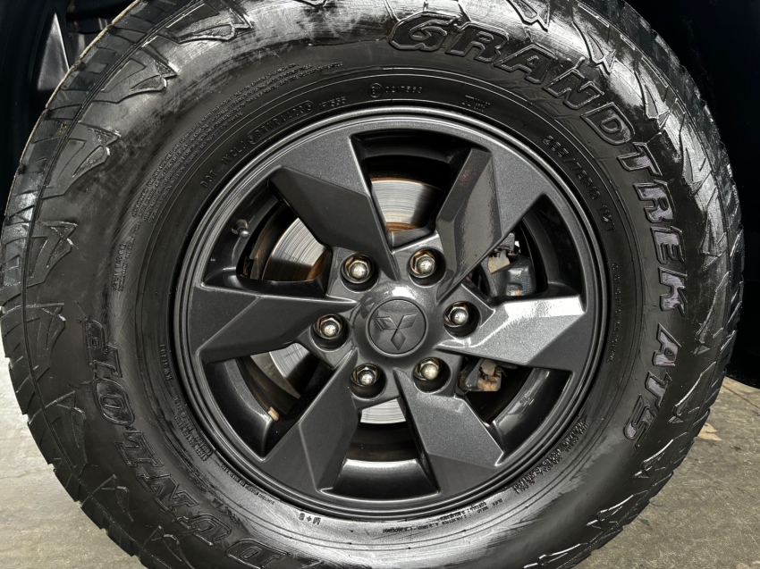 mitsubishi l200 triton 2.4 16v turbo diesel sport hpe top cd 4p 4x4 automatico 5p 20186