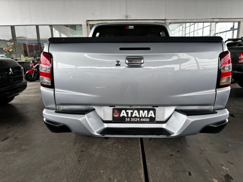 mitsubishi l200 triton 2.4 16v turbo diesel sport hpe top cd 4p 4x4 automatico 5p 20185