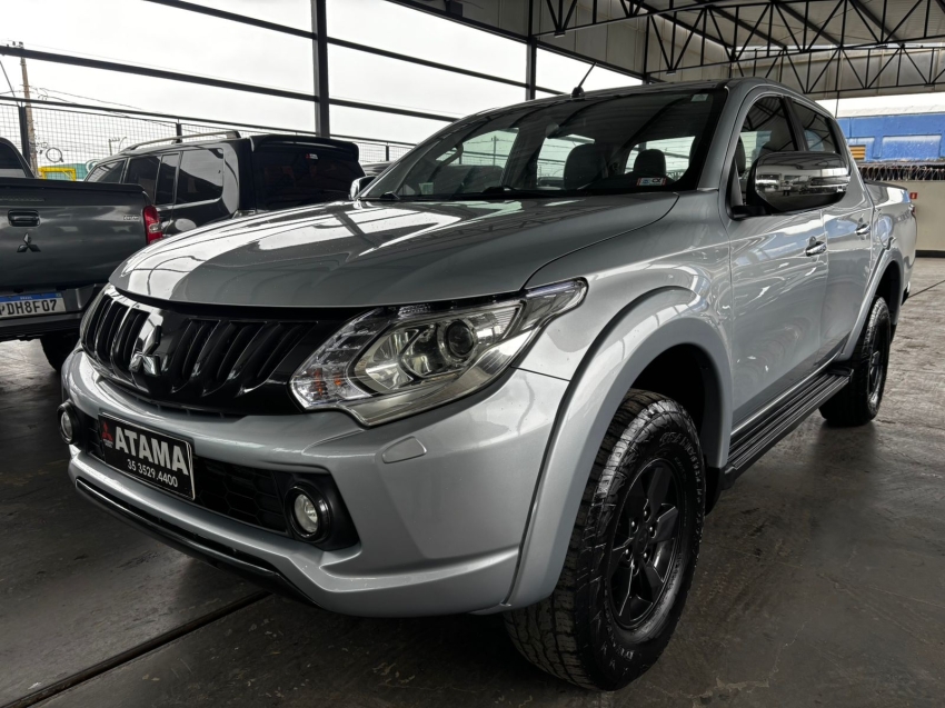 mitsubishi l200 triton 2.4 16v turbo diesel sport hpe top cd 4p 4x4 automatico 5p 20181
