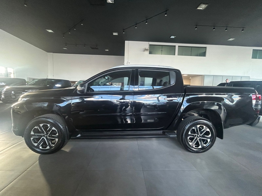mitsubishi l200 triton 2.4 16v turbo diesel sport hpe-s cd 4p 4x4 automatico 20234