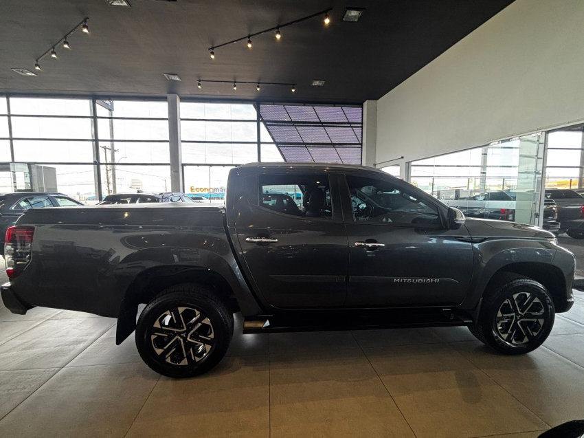 mitsubishi l200 triton 2.4 16v turbo diesel sport hpe-s cd 4p 4x4 automatico 20253
