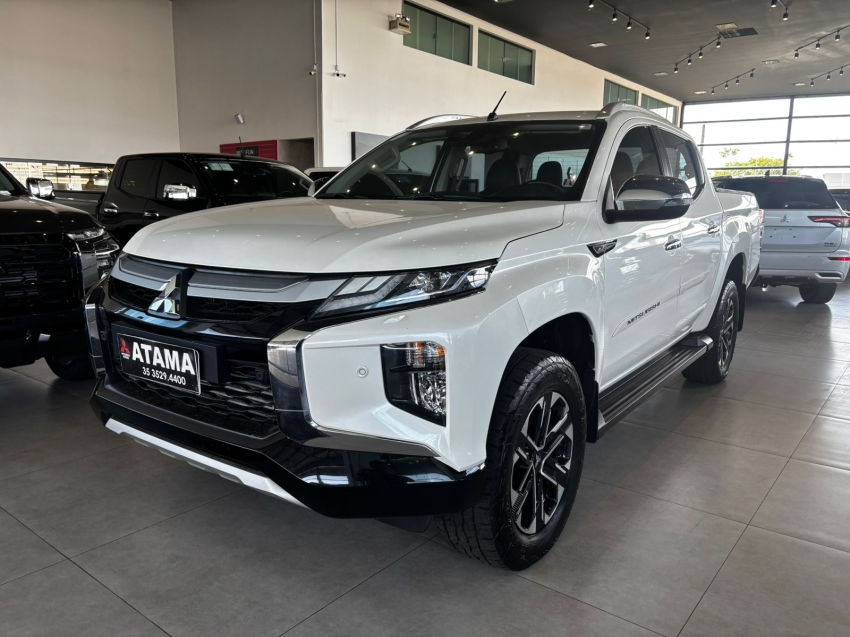 mitsubishi l200 triton 2.4 16v turbo diesel sport hpe-s cd 4p 4x4 automatico 20241