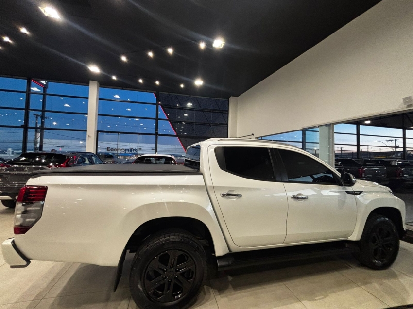 mitsubishi l200 triton 2.4 turbo diesel 4x4 at sport hpe-s 4p automatico 20244