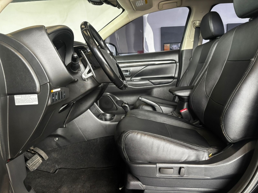 mitsubishi outlander 2.2 4x4 16v diesel 4p automatico 5p 20165