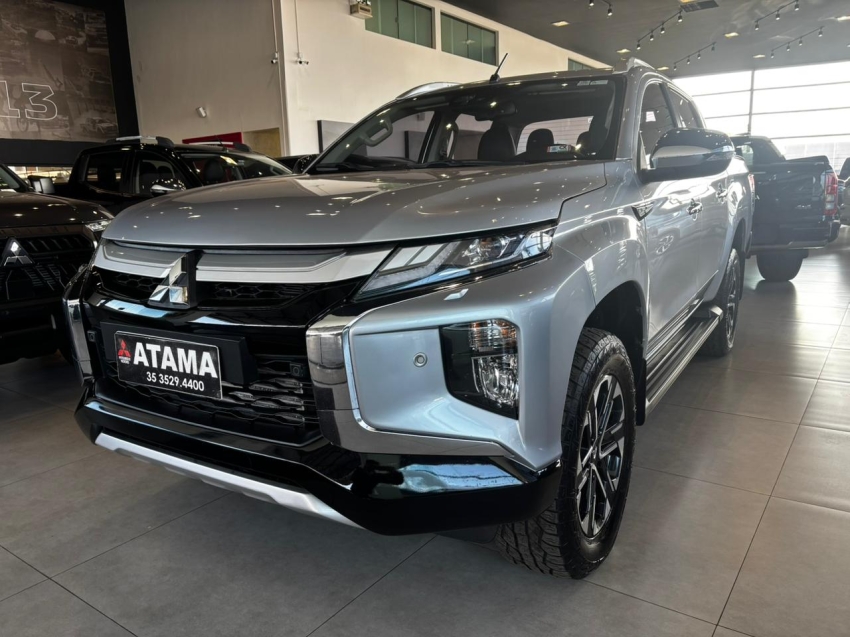 mitsubishi l200 triton 2.4 16v turbo diesel sport hpe-s cd 4p 4x4 automatico 20232