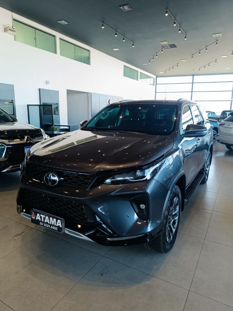 toyota hilux sw4 2.8 d-4d turbo diesel srx 4x4 automatico 2.7 5p 20242