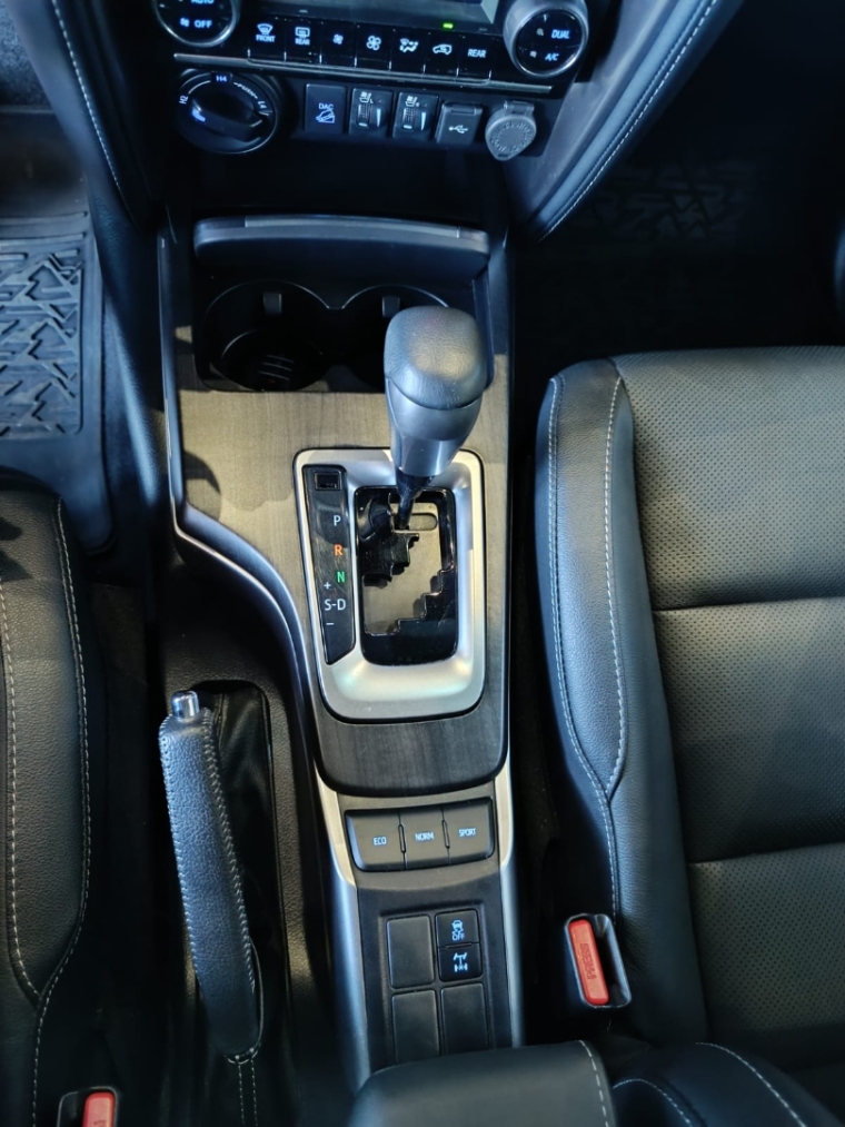 toyota hilux sw4 2.8 d-4d turbo diesel srx 4x4 automatico 2.7 5p 202410