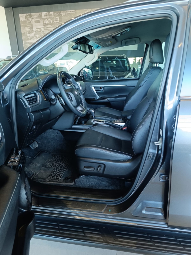 toyota hilux sw4 2.8 d-4d turbo diesel srx 4x4 automatico 2.7 5p 20248