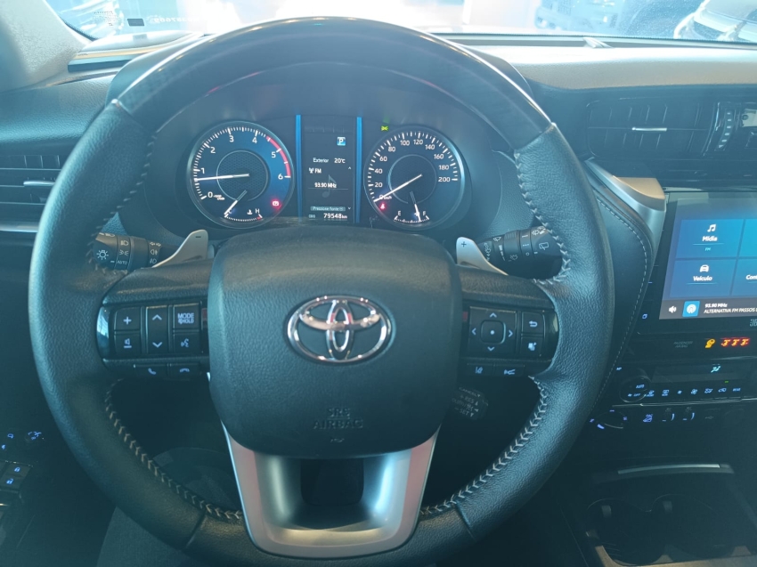 toyota hilux sw4 2.8 d-4d turbo diesel srx 4x4 automatico 2.7 5p 20249