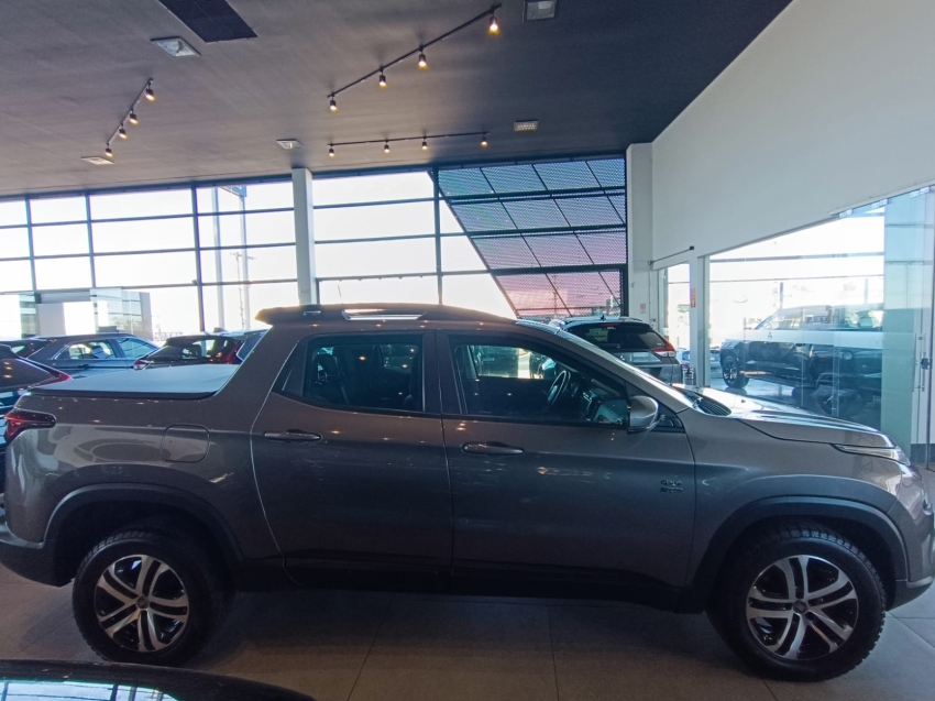 fiat toro 2.0 16v turbo diesel freedom 4wd at9 1.9 5p automatico 20205