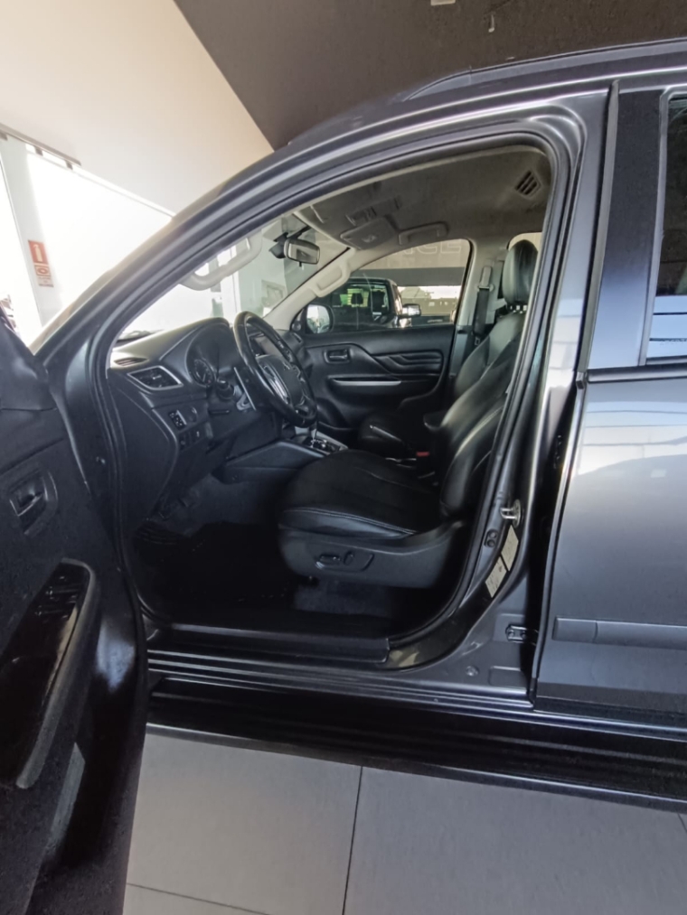 mitsubishi l200 triton 2.4 16v turbo diesel sport hpe cd 4p 4x4 automatico 20246