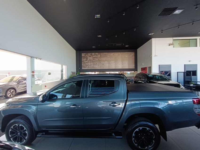 mitsubishi l200 triton 2.4 16v turbo diesel sport hpe cd 4p 4x4 automatico 20243