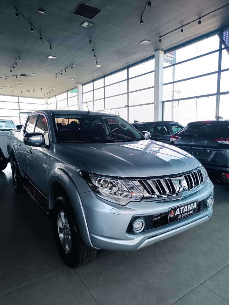 mitsubishi l200 triton 2.4 16v turbo diesel sport hpe top cd 4p 4x4 automatico 20180