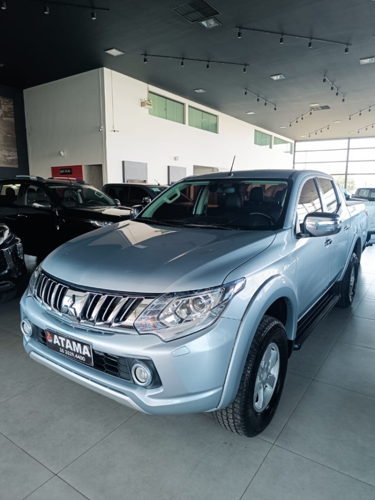 mitsubishi l200 triton 2.4 16v turbo diesel sport hpe top cd 4p 4x4 automatico 2018