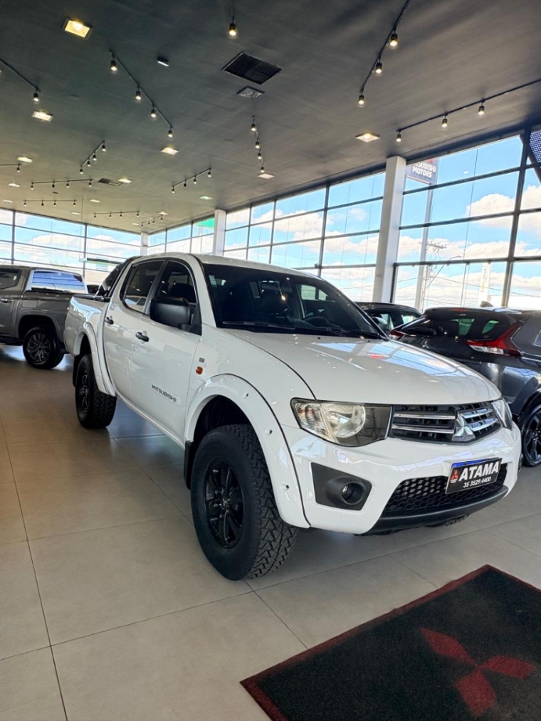 mitsubishi l200 triton 3.2 gls 4x4 cd 16v turbo intercoler diesel 4p manual 20130