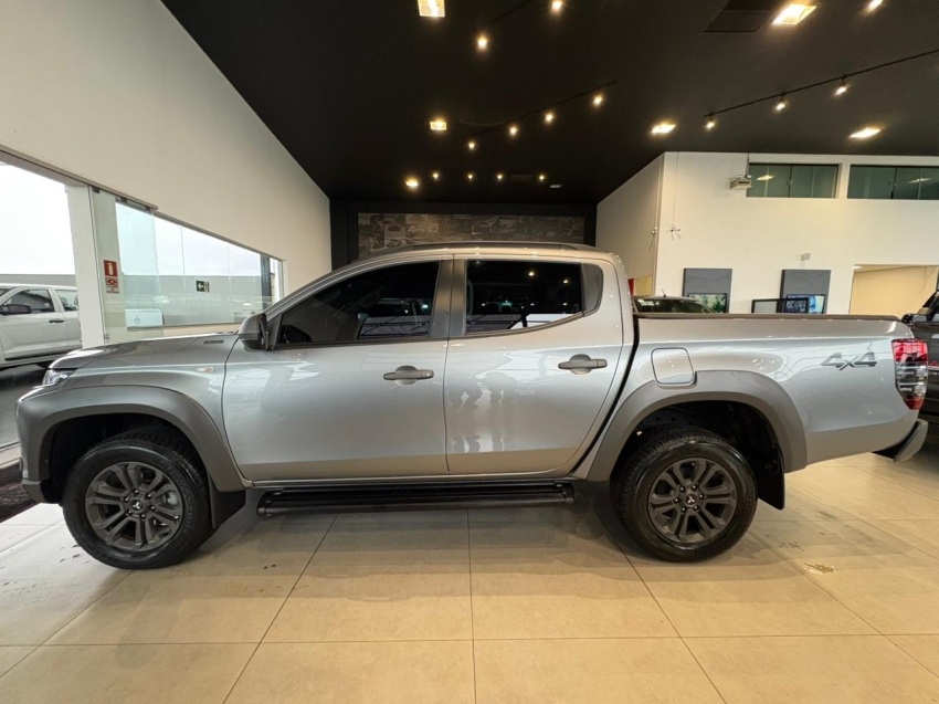 mitsubishi l200 triton 2.4 16v turbo diesel outdoor gls cd 4x4 automatico 4p 20253