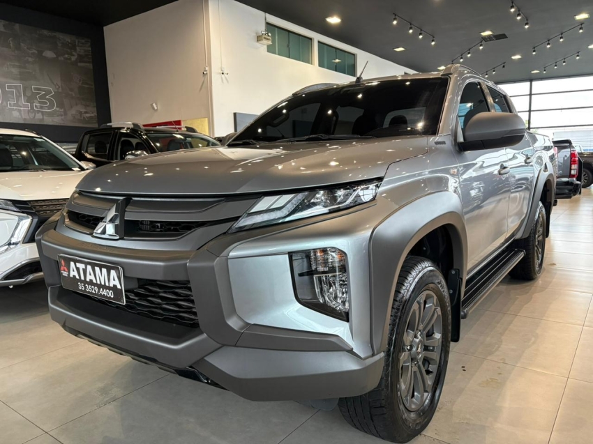 mitsubishi l200 triton 2.4 16v turbo diesel outdoor gls cd 4x4 automatico 4p 20252