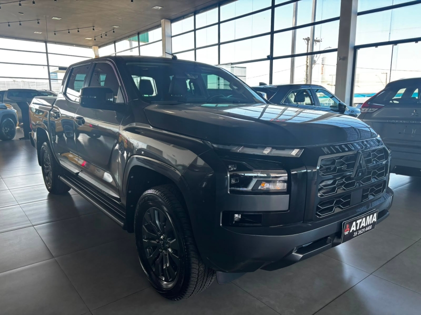 mitsubishi triton 2.4 biturbo diesel cd hpe 4x4 automatico 4p 2026